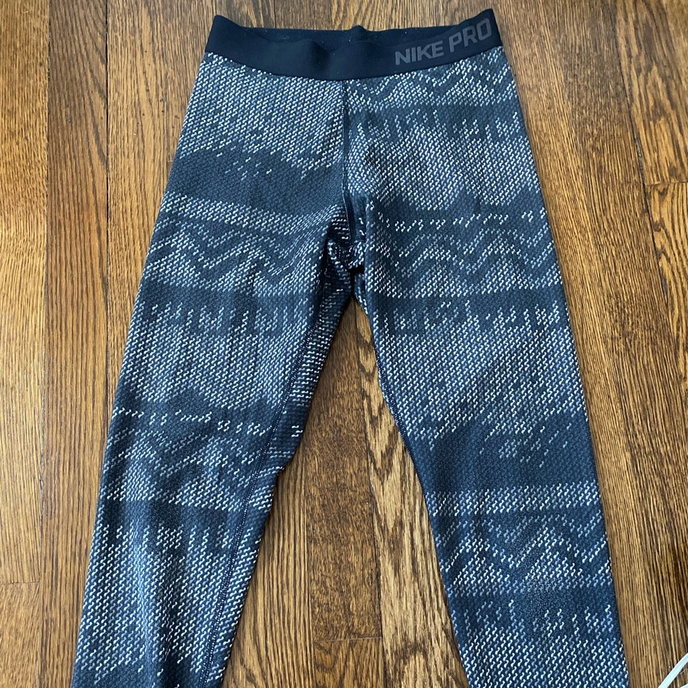 Nike pro women’s leggings